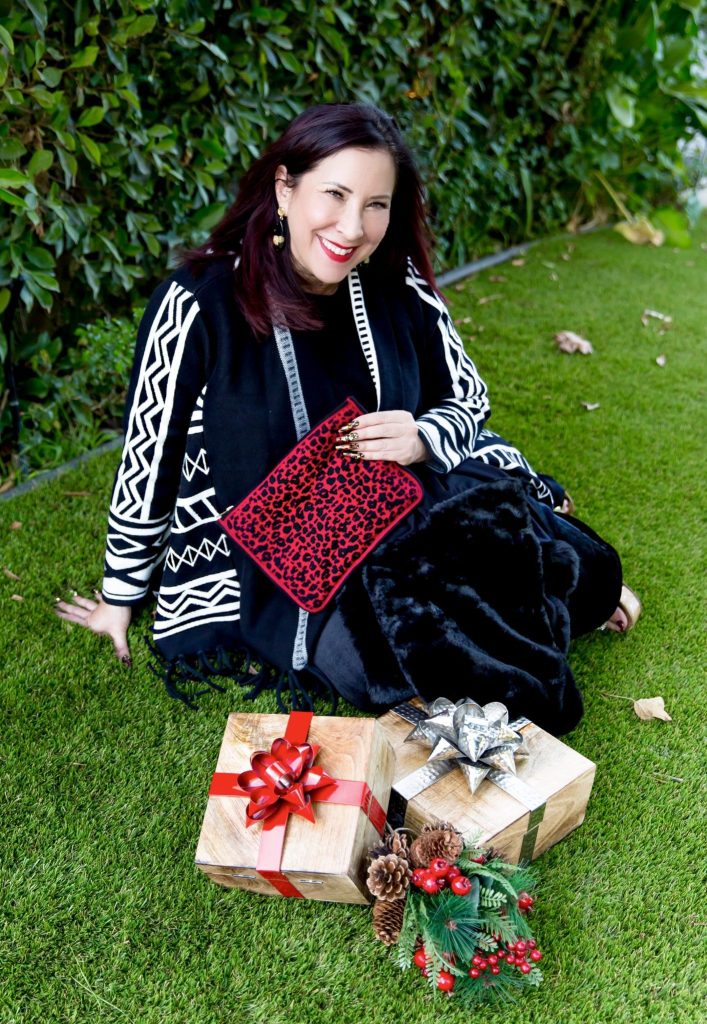 I adore sparkle and that's why I'm delighted to share my favorite festive looks & special gifts from Chico's that I'm giving this season